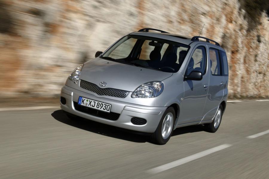  Toyota Yaris Verso 2003 года  (фото 37 из 43)
